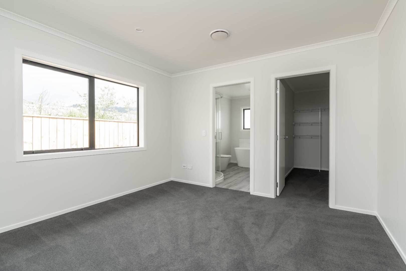 Paraparaumu - 4 Bedrooms