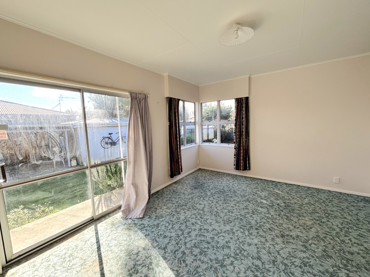 Awapuni - 4 Bedrooms 