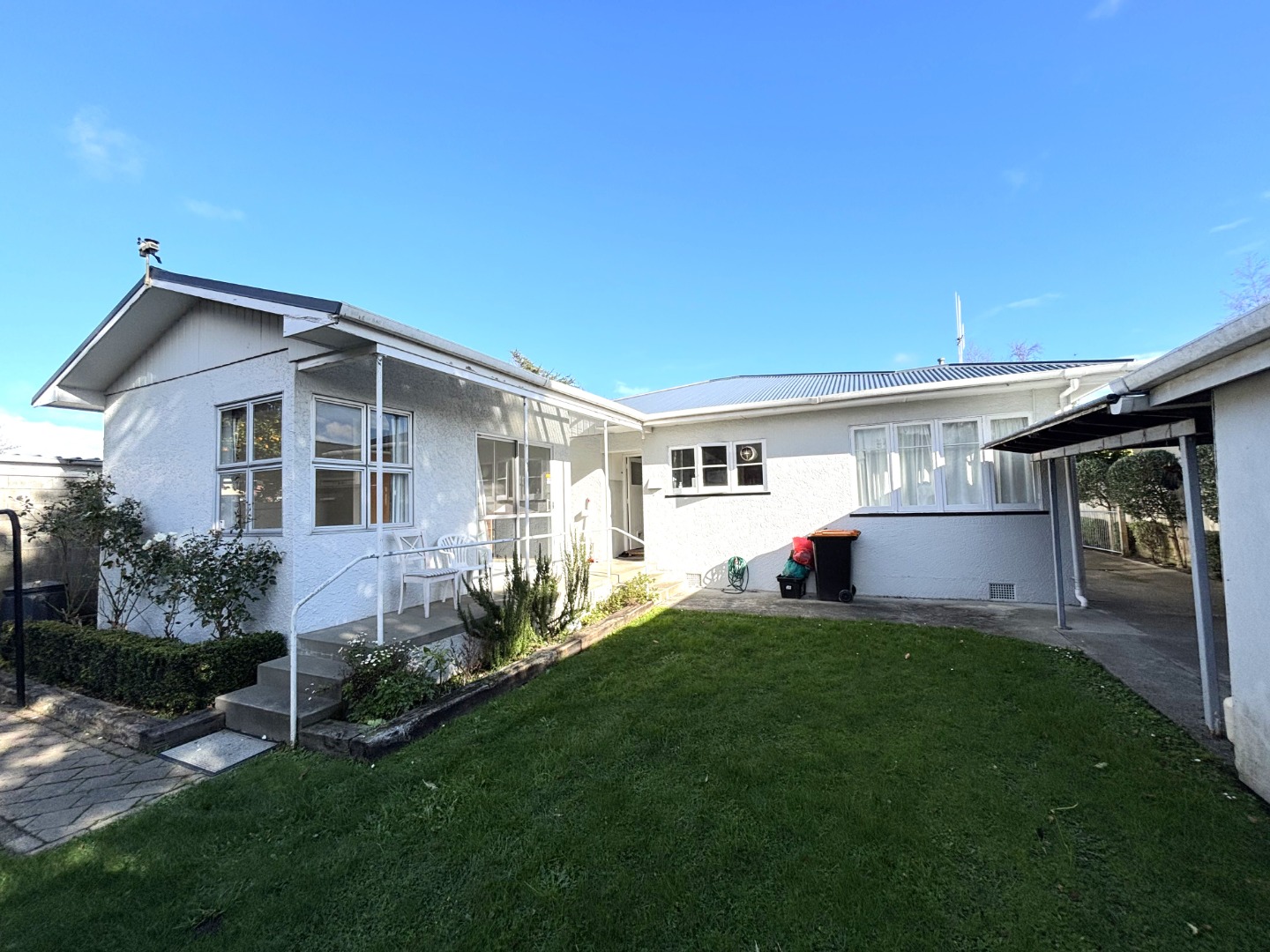 Awapuni - 4 Bedrooms 