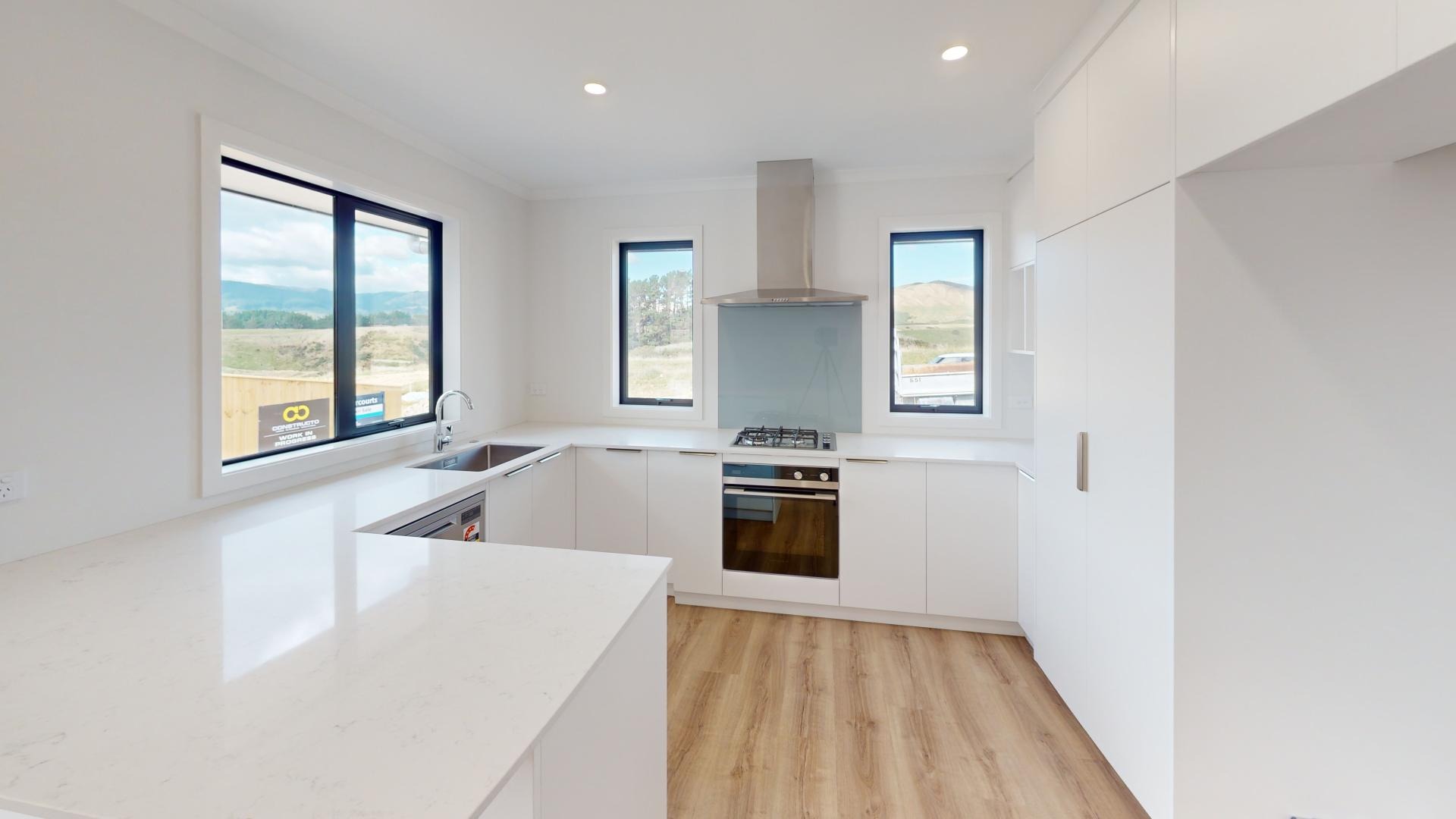 Fitzherbert - 4 Bedrooms 