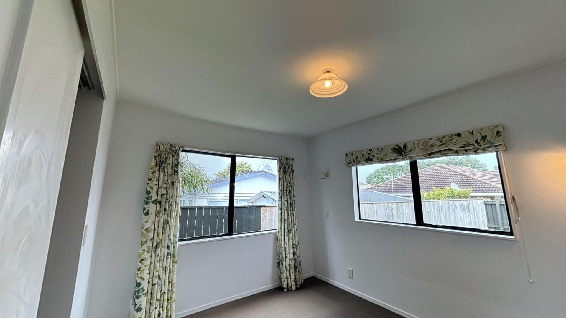 Paraparaumu Beach - 3 Bedrooms