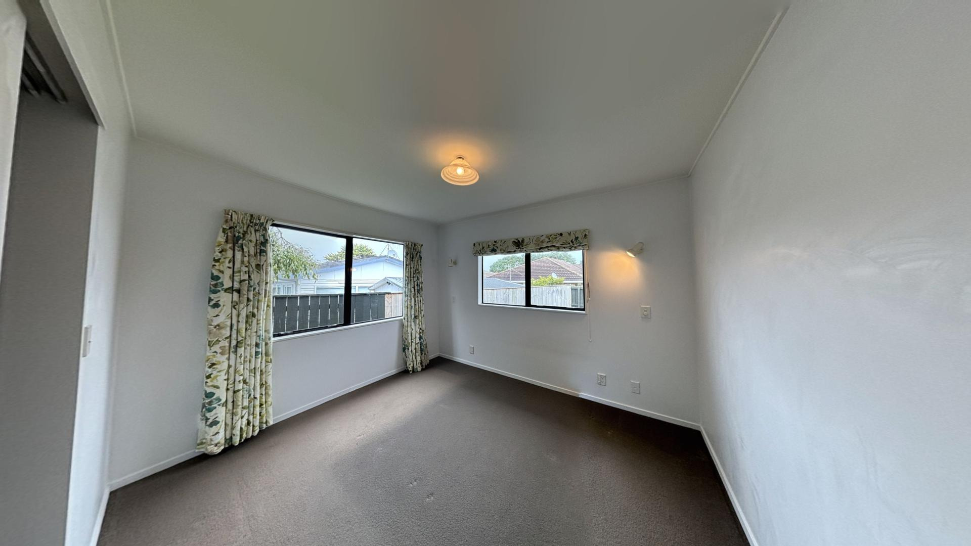 Paraparaumu Beach - 3 Bedrooms