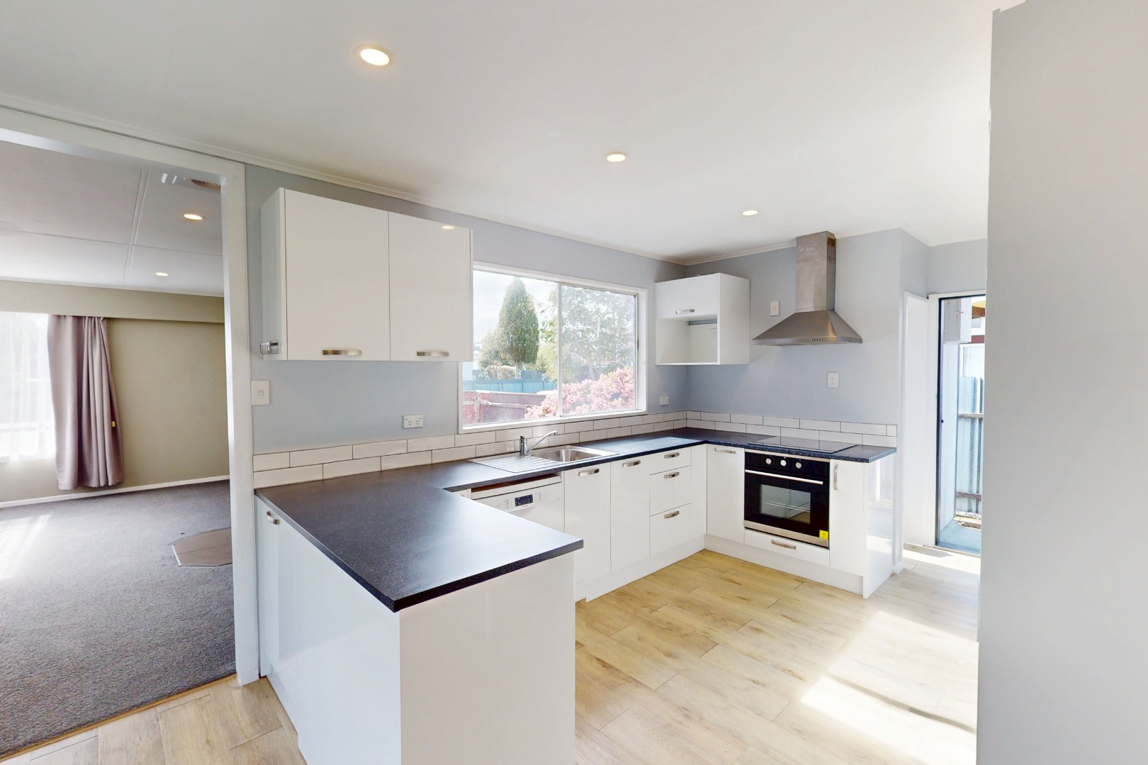 Awapuni - 4 Bedrooms