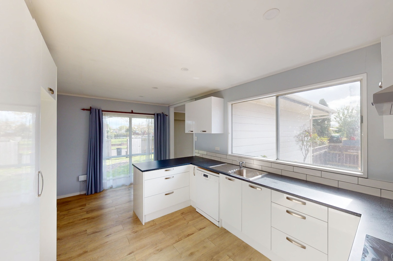 Awapuni - 4 Bedrooms