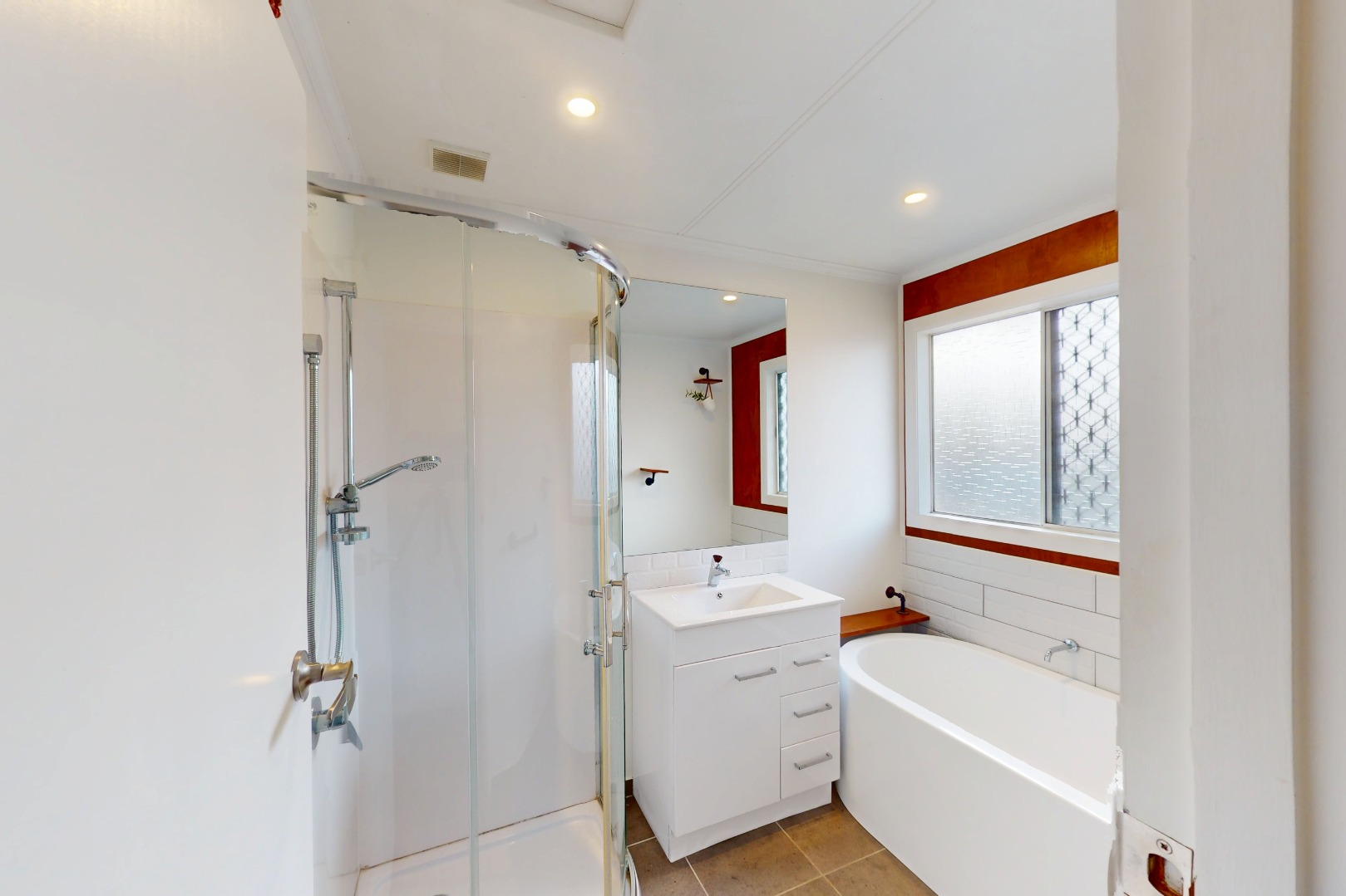 Awapuni - 4 Bedrooms