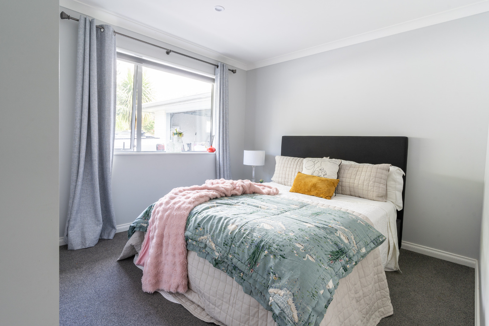 Paraparaumu Beach - 4 Bedrooms