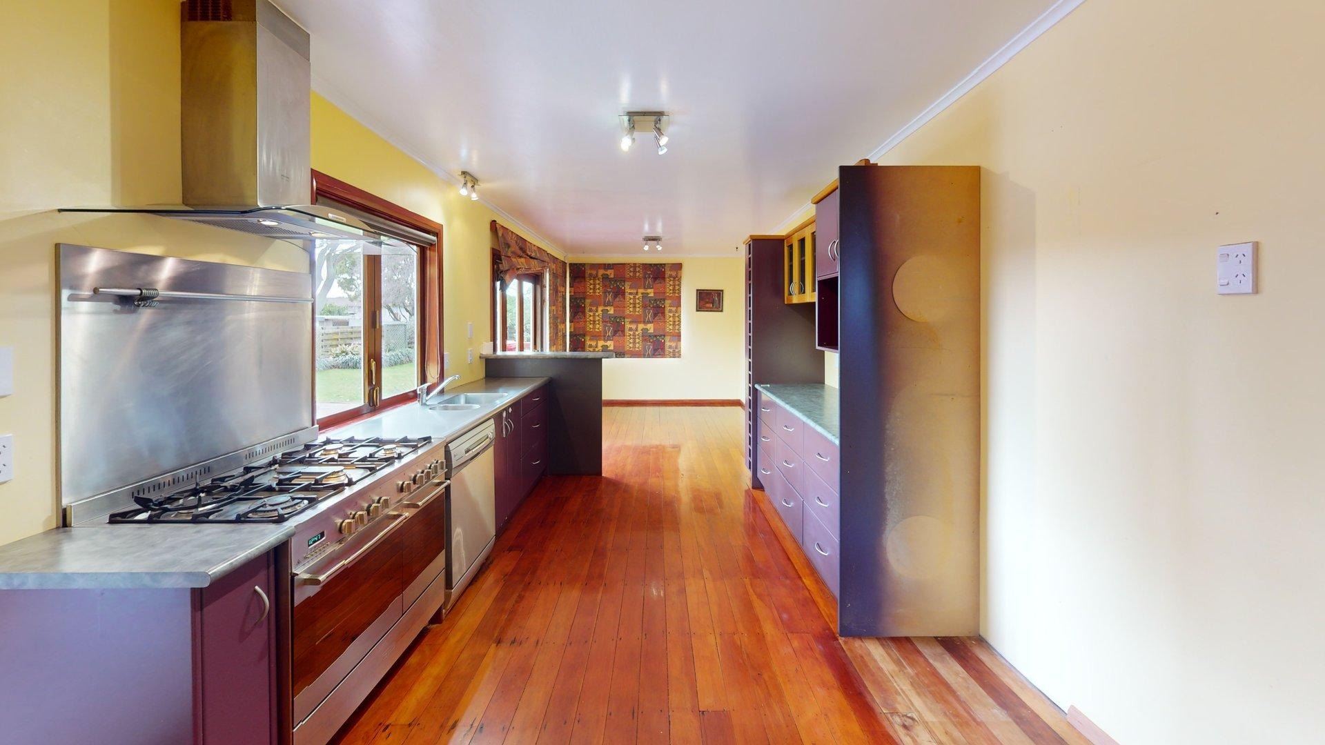 Awapuni - 5 bedrooms