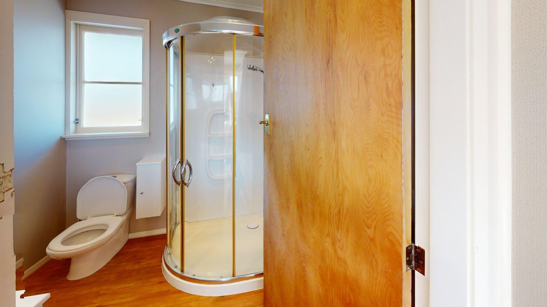 Awapuni - 5 bedrooms