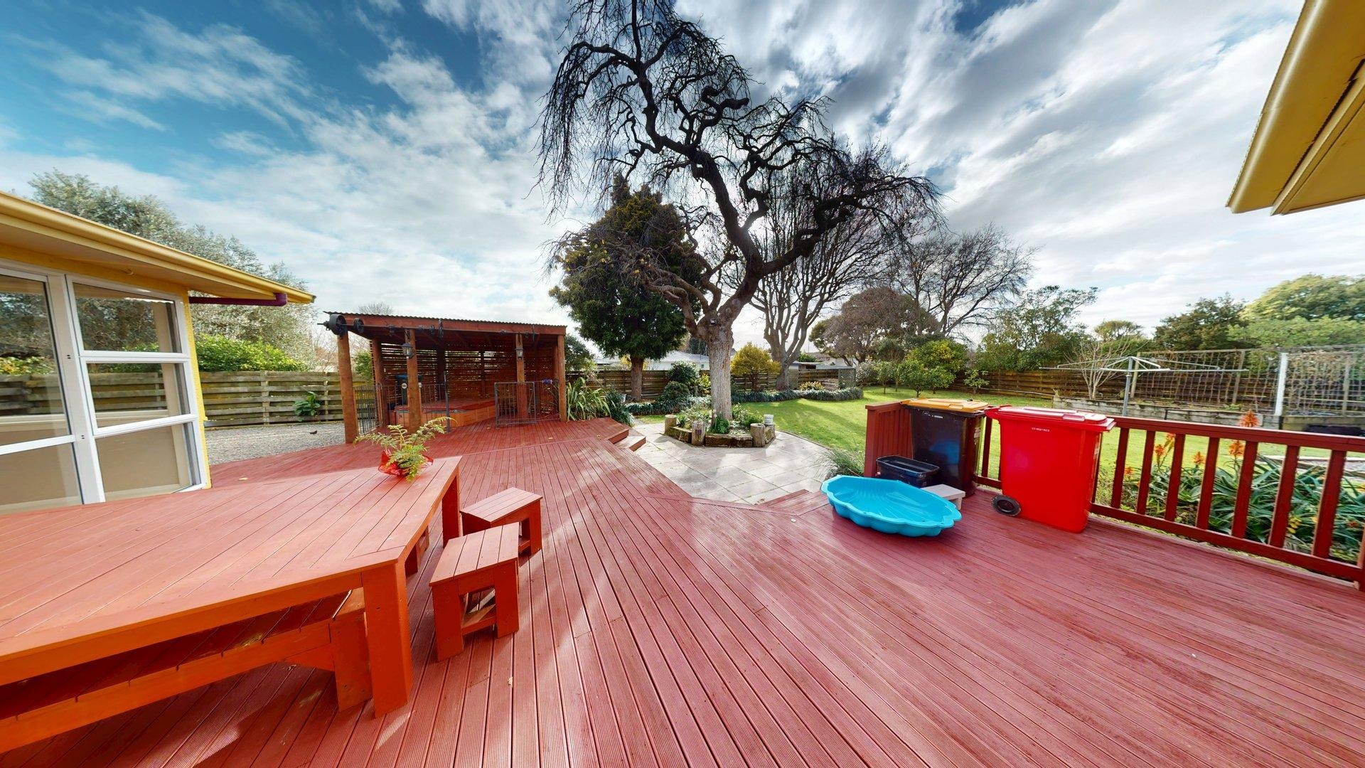 Awapuni - 5 bedrooms