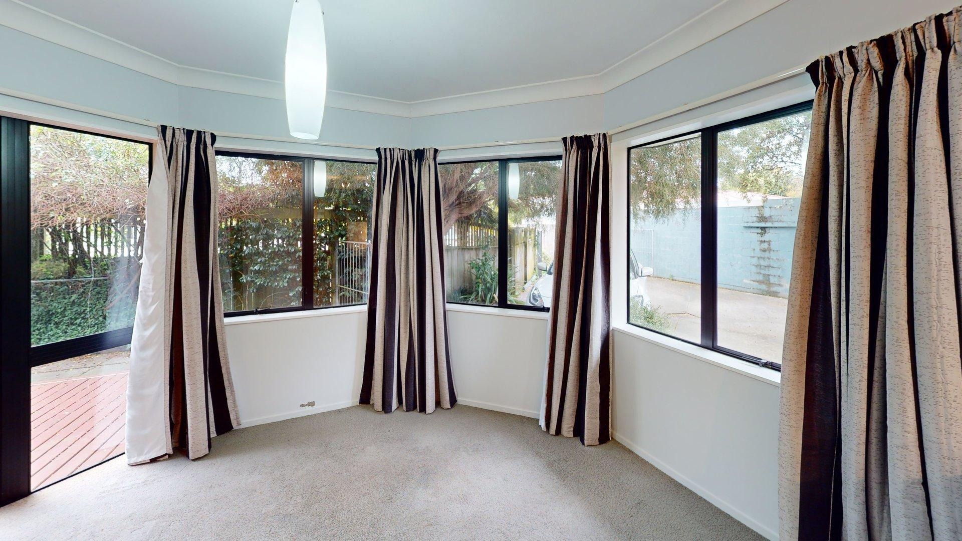 Hokowhitu - 3 Bedrooms + Office 