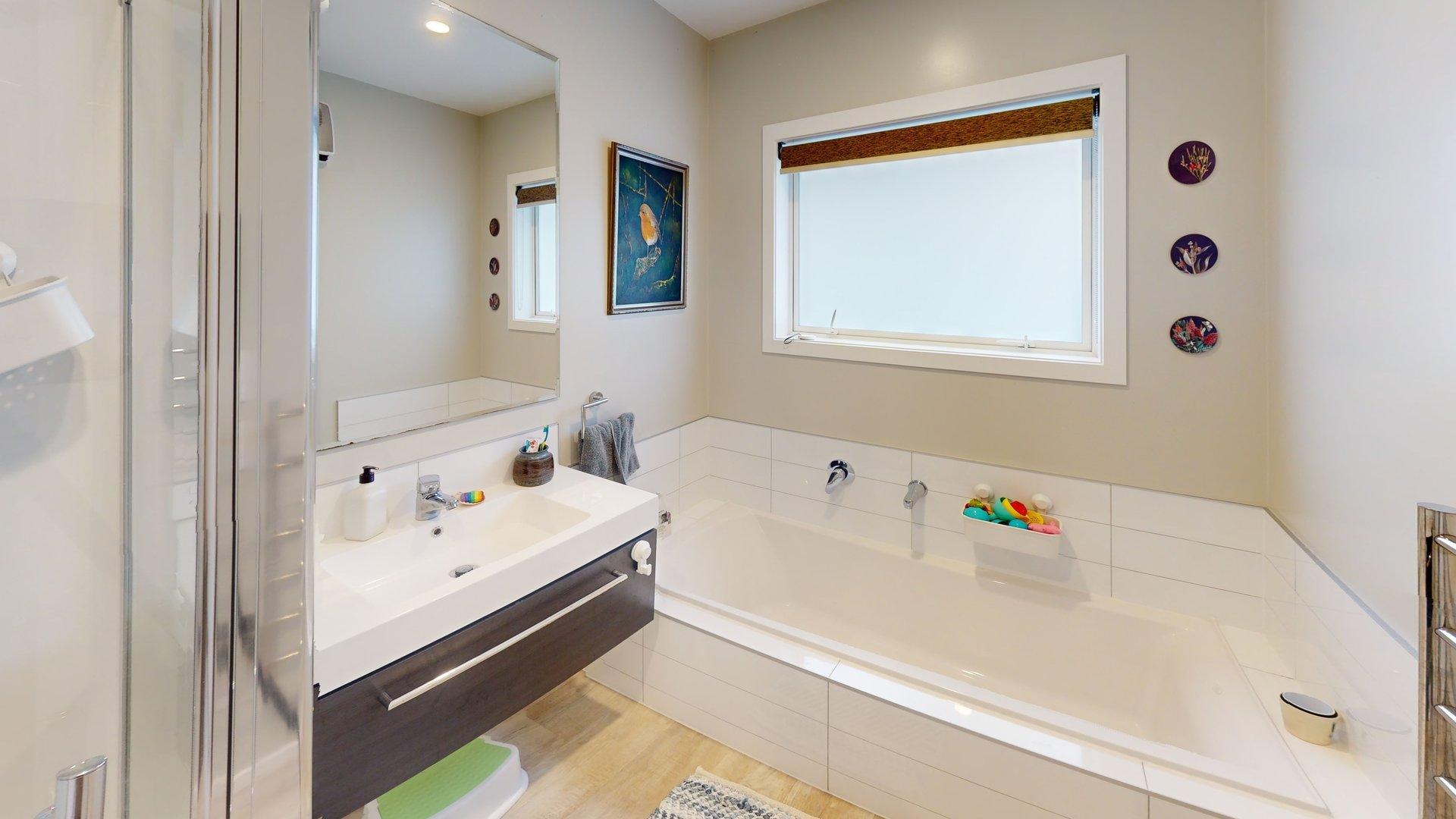 Waikanae - 4 Bedrooms