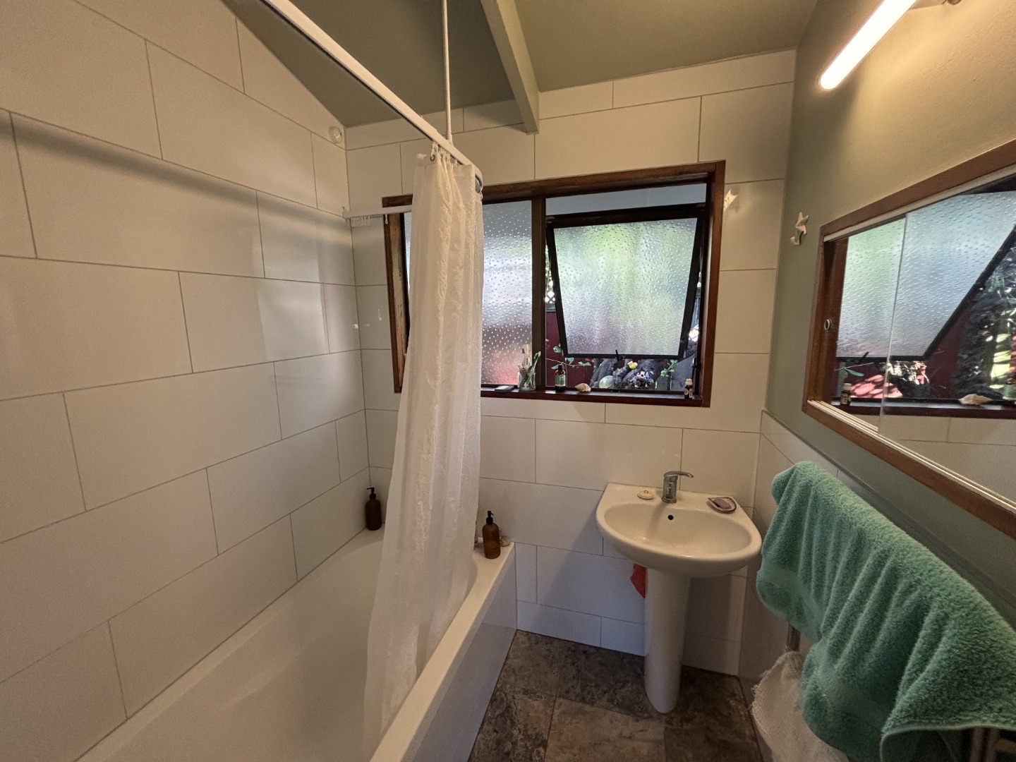 Raumati South - 4 bedrooms