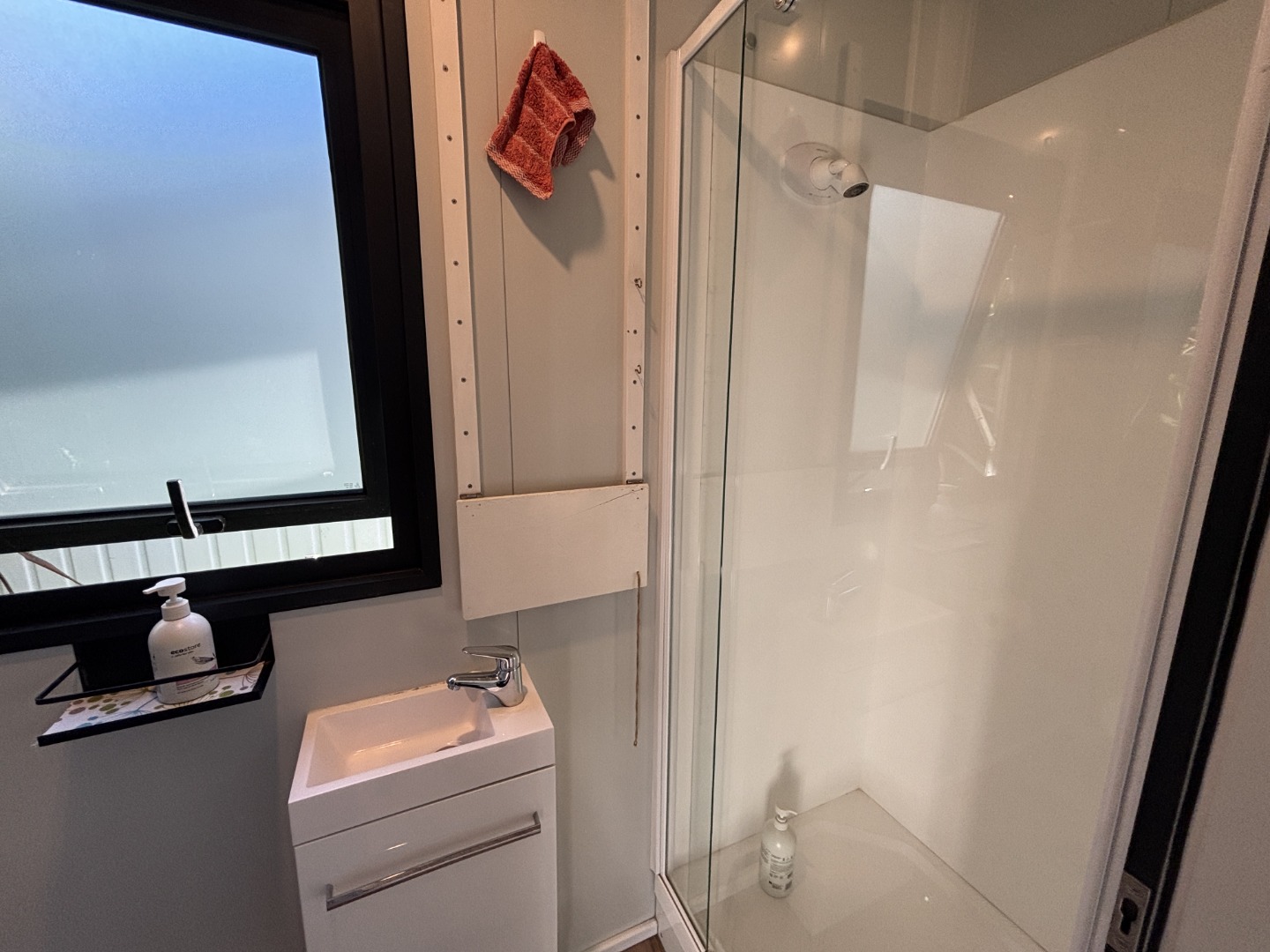 Raumati South - 4 bedrooms