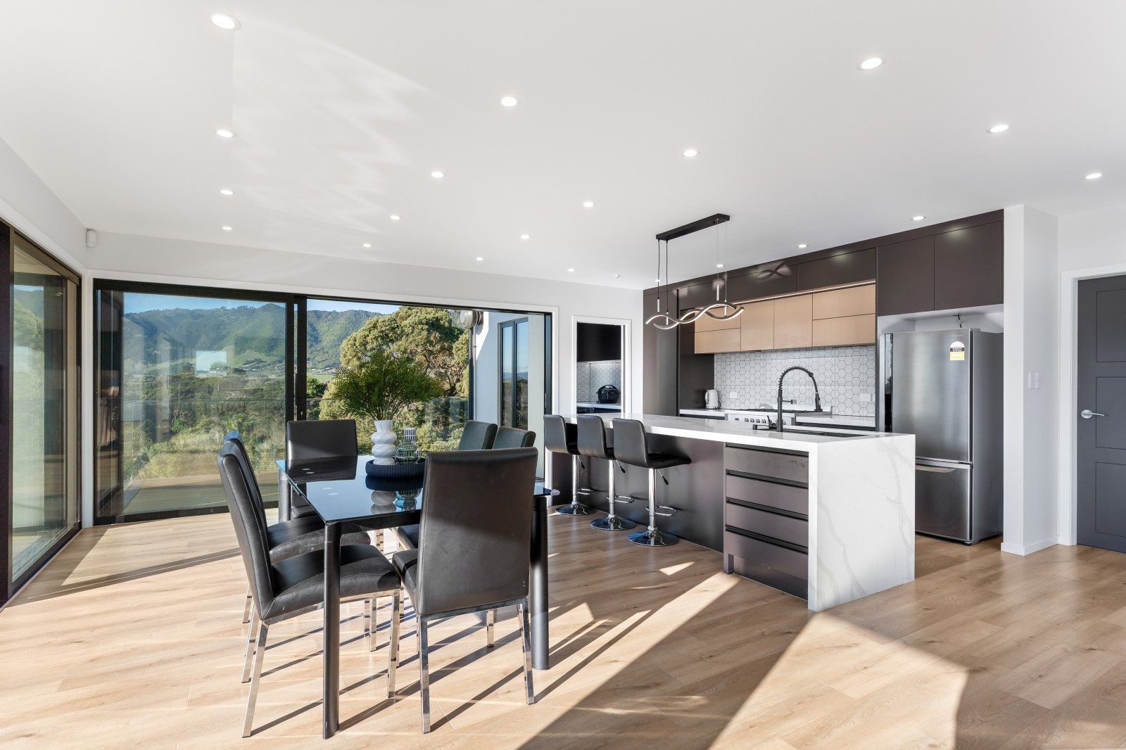 Waikanae - 4 bedrooms