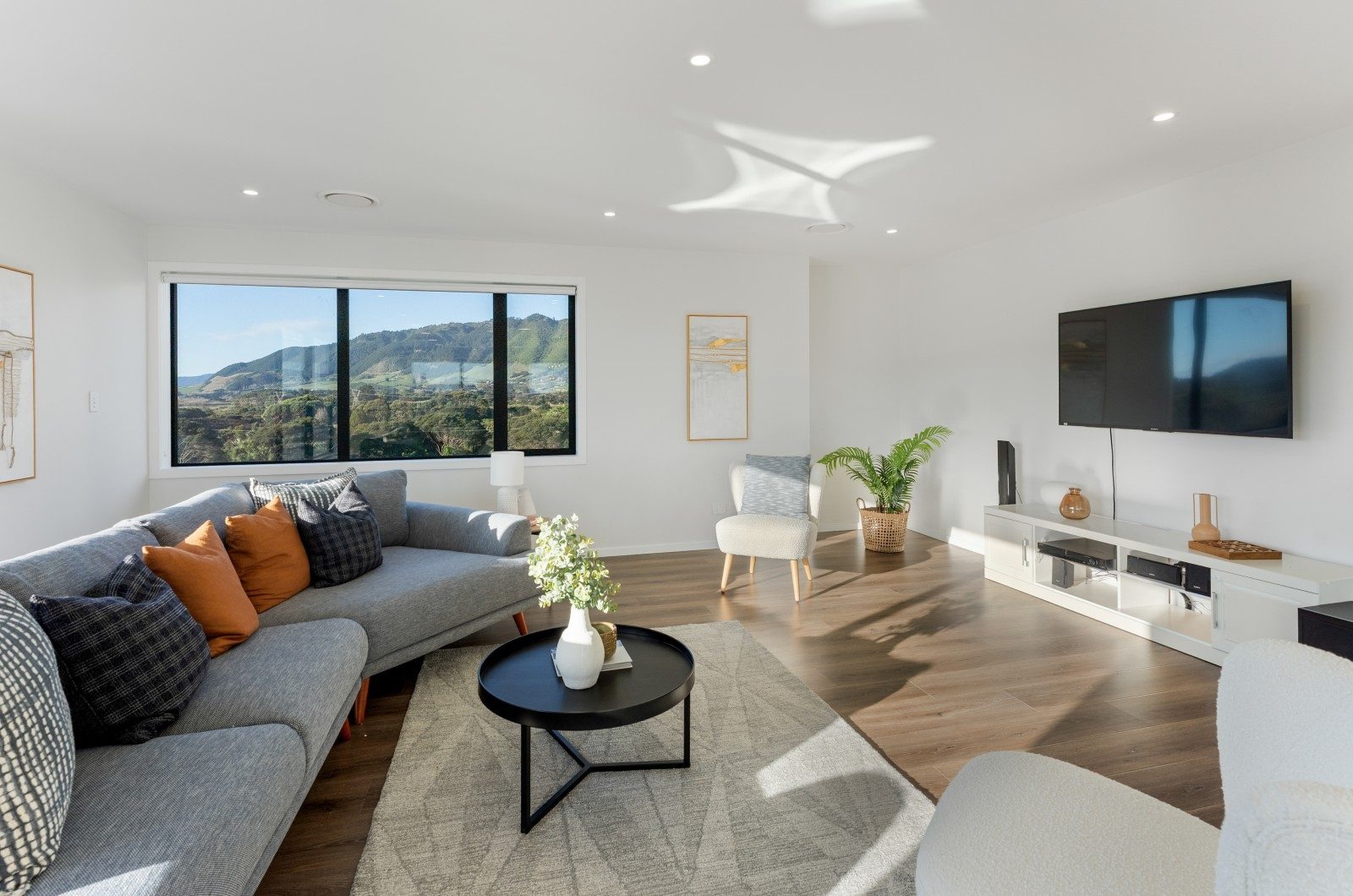 Waikanae - 4 bedrooms