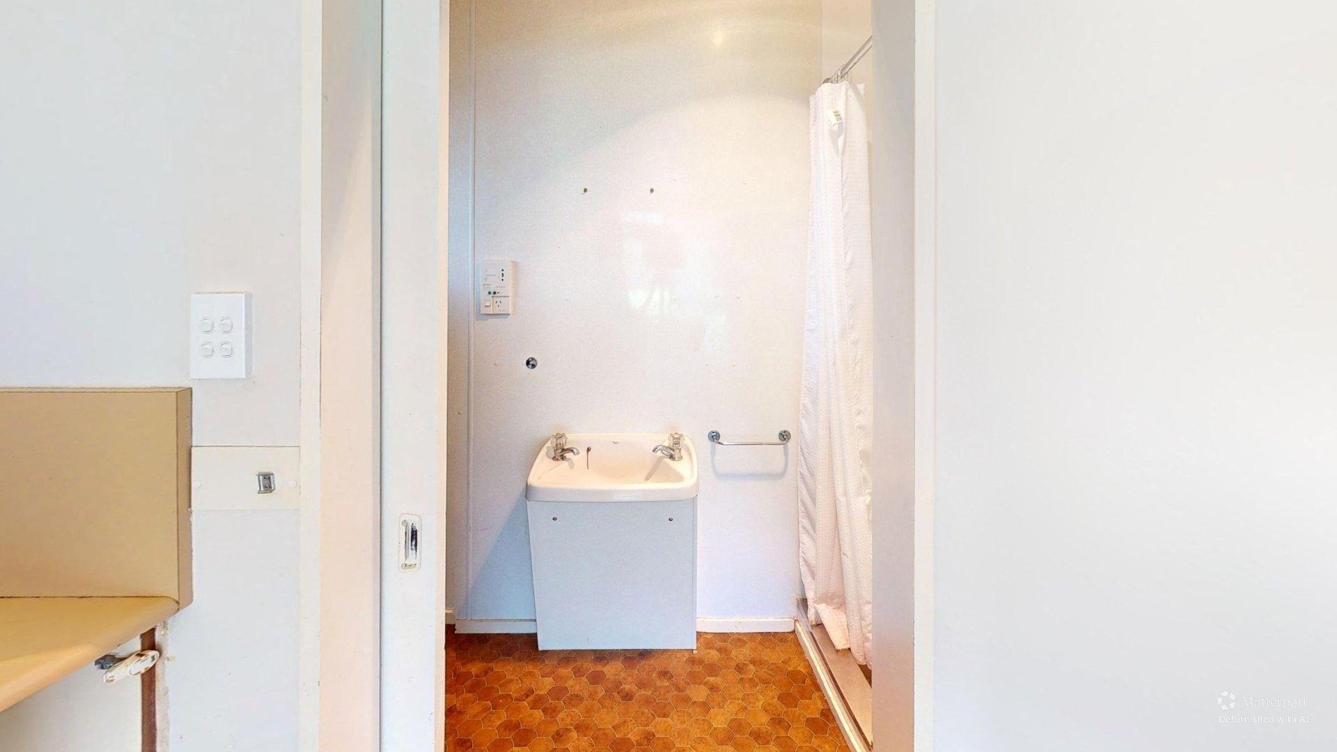 West End - 1 Bedroom 