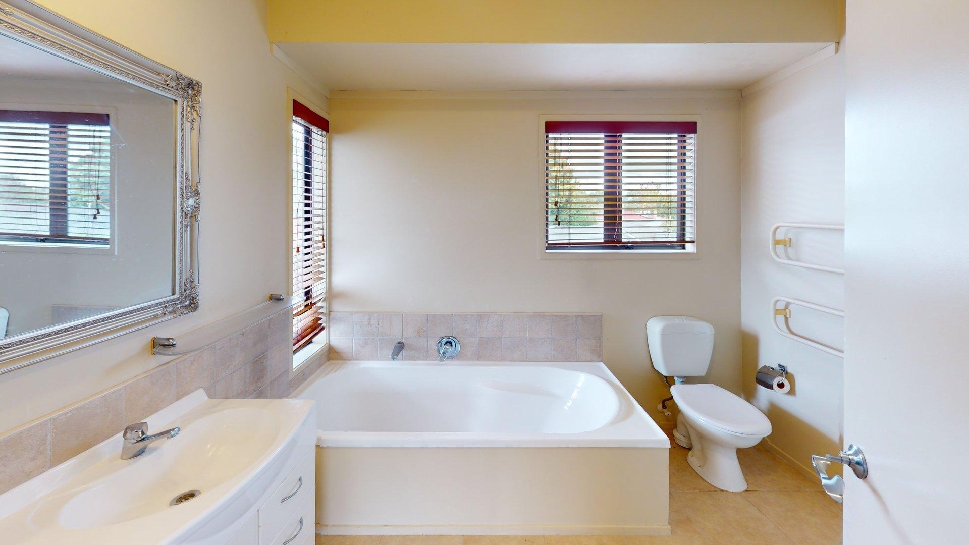 Awapuni - 4 Bedrooms