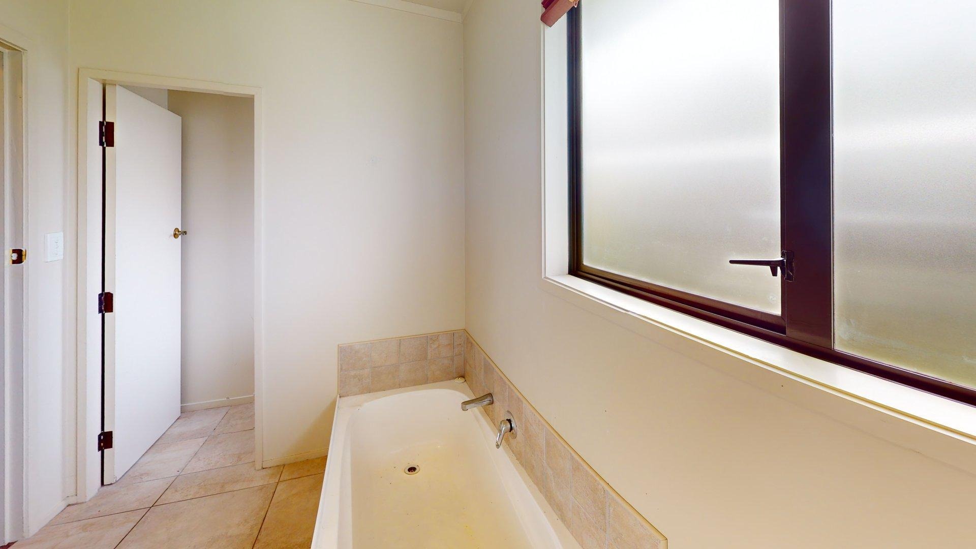 Awapuni - 4 Bedrooms