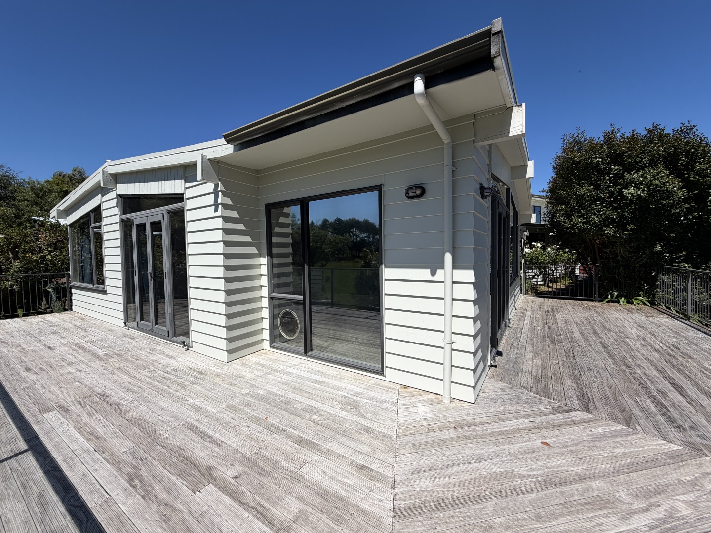 Awapuni - 4 Bedrooms