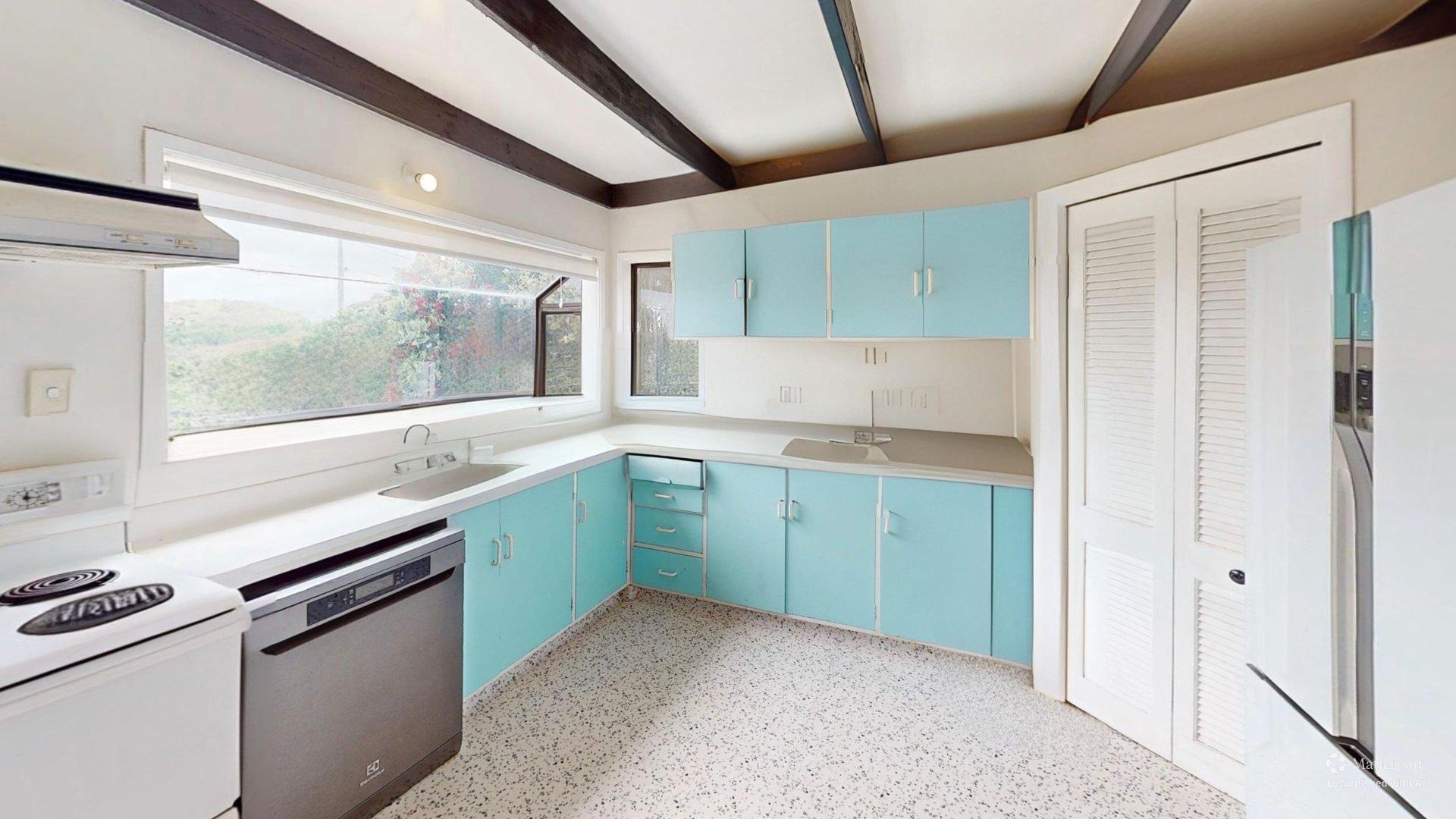 Otaki Beach - 5 Bedrooms