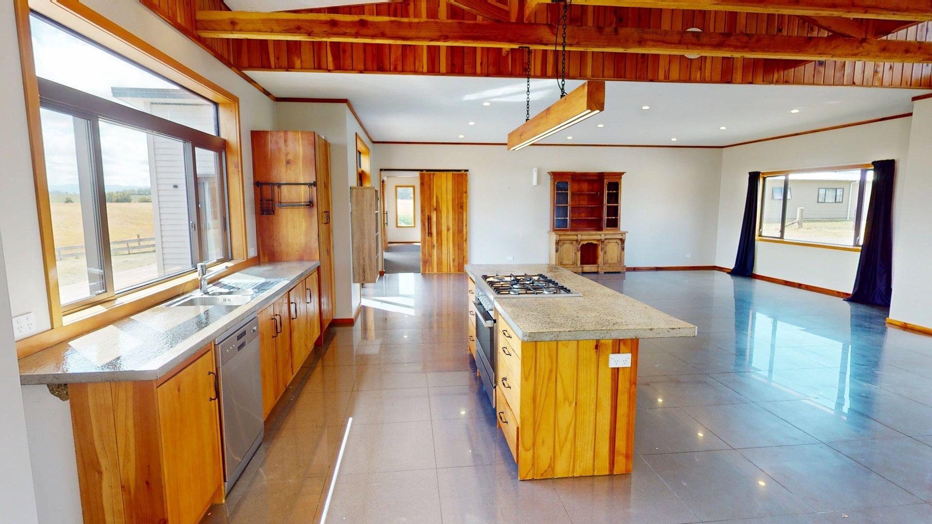 Mt Biggs - 4 bedrooms, 3 bathrooms 