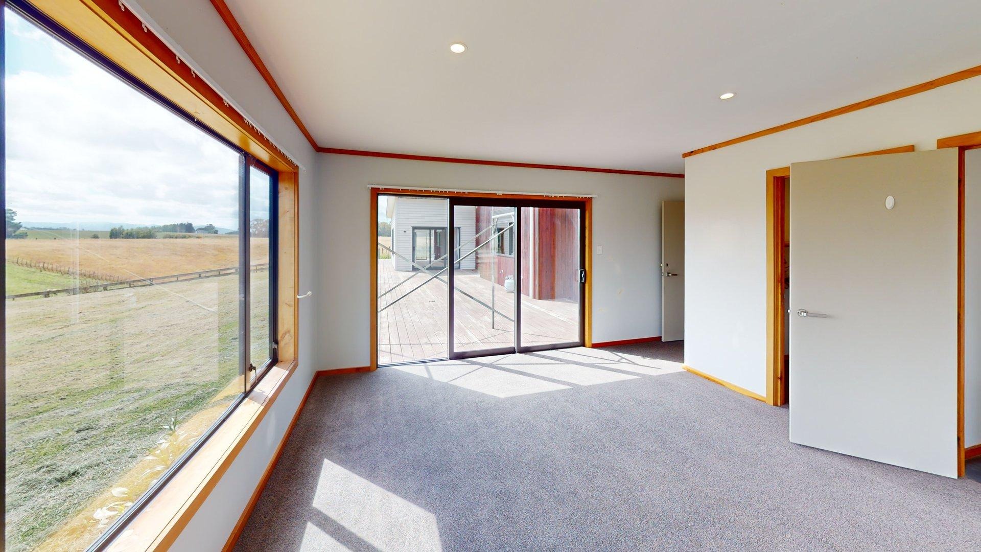 Mt Biggs - 4 bedrooms, 3 bathrooms 