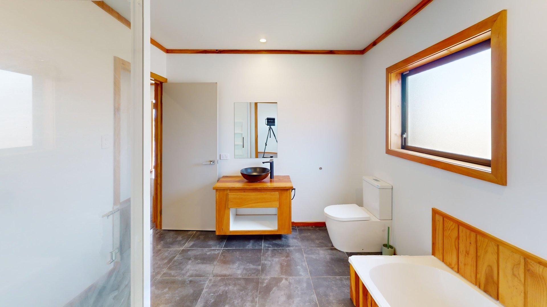 Mt Biggs - 4 bedrooms, 3 bathrooms 