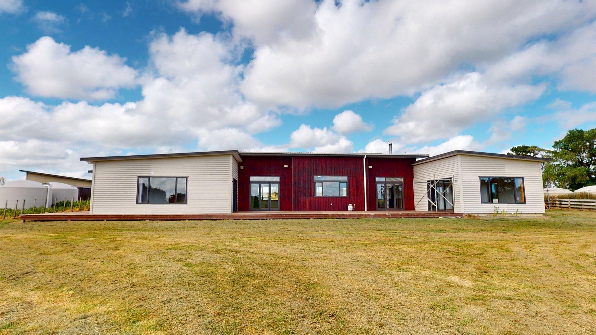 Mt Biggs - 4 bedrooms, 3 bathrooms 