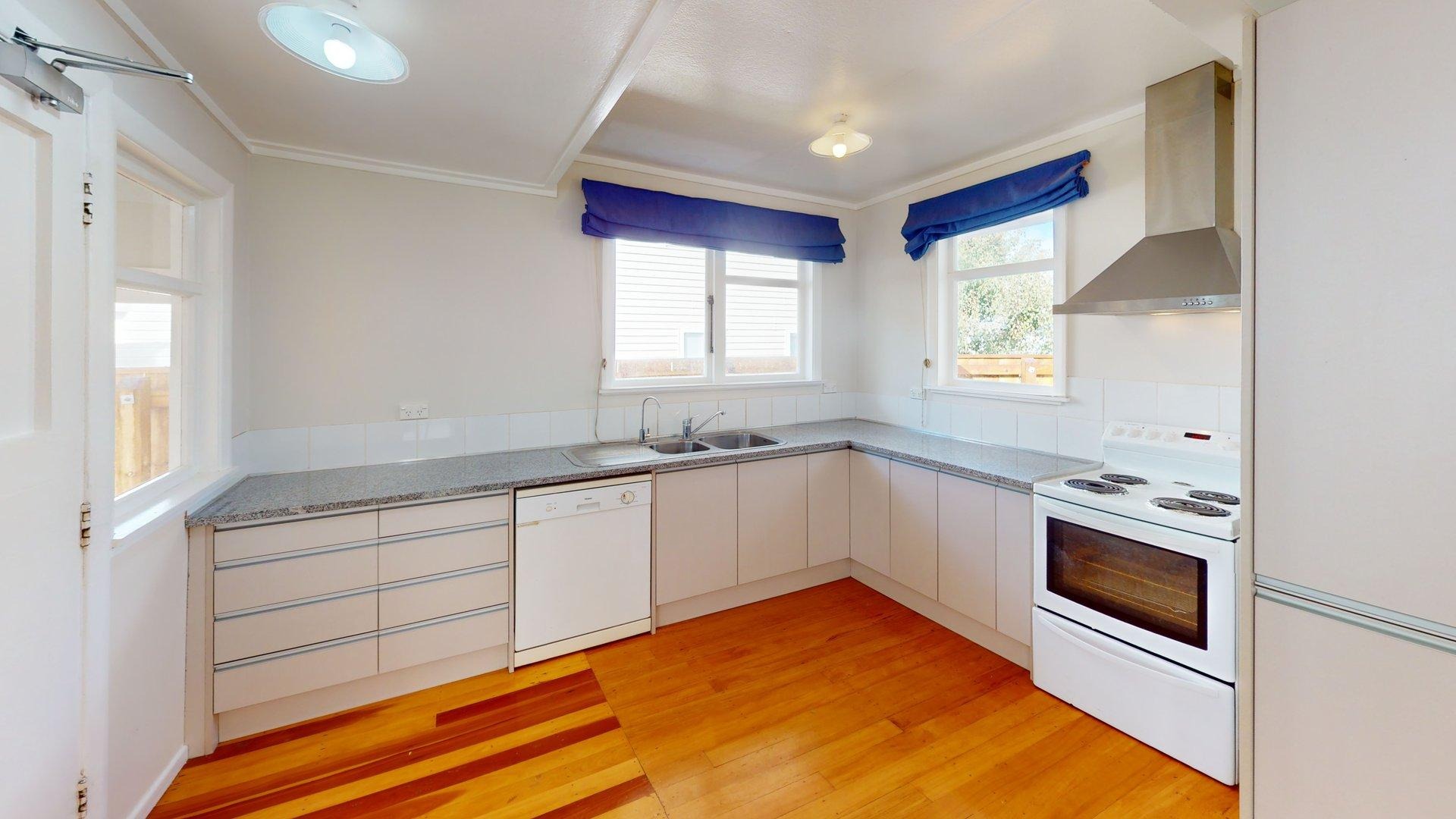 Awapuni - 4 Bedrooms