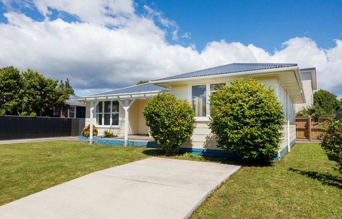 Awapuni - 4 Bedrooms