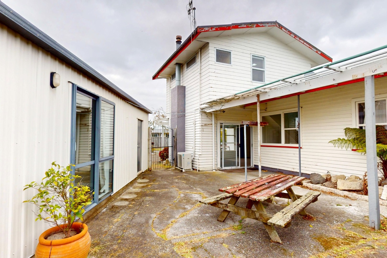 Milson - 5 Bedrooms + Sleep out 