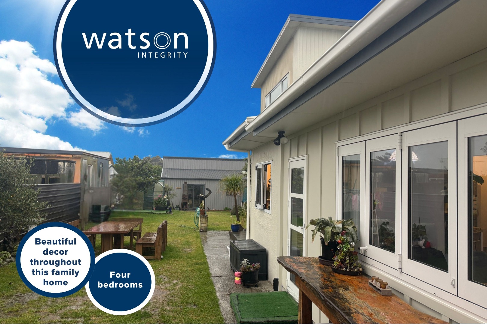 Himatangi Beach - 4 bedrooms