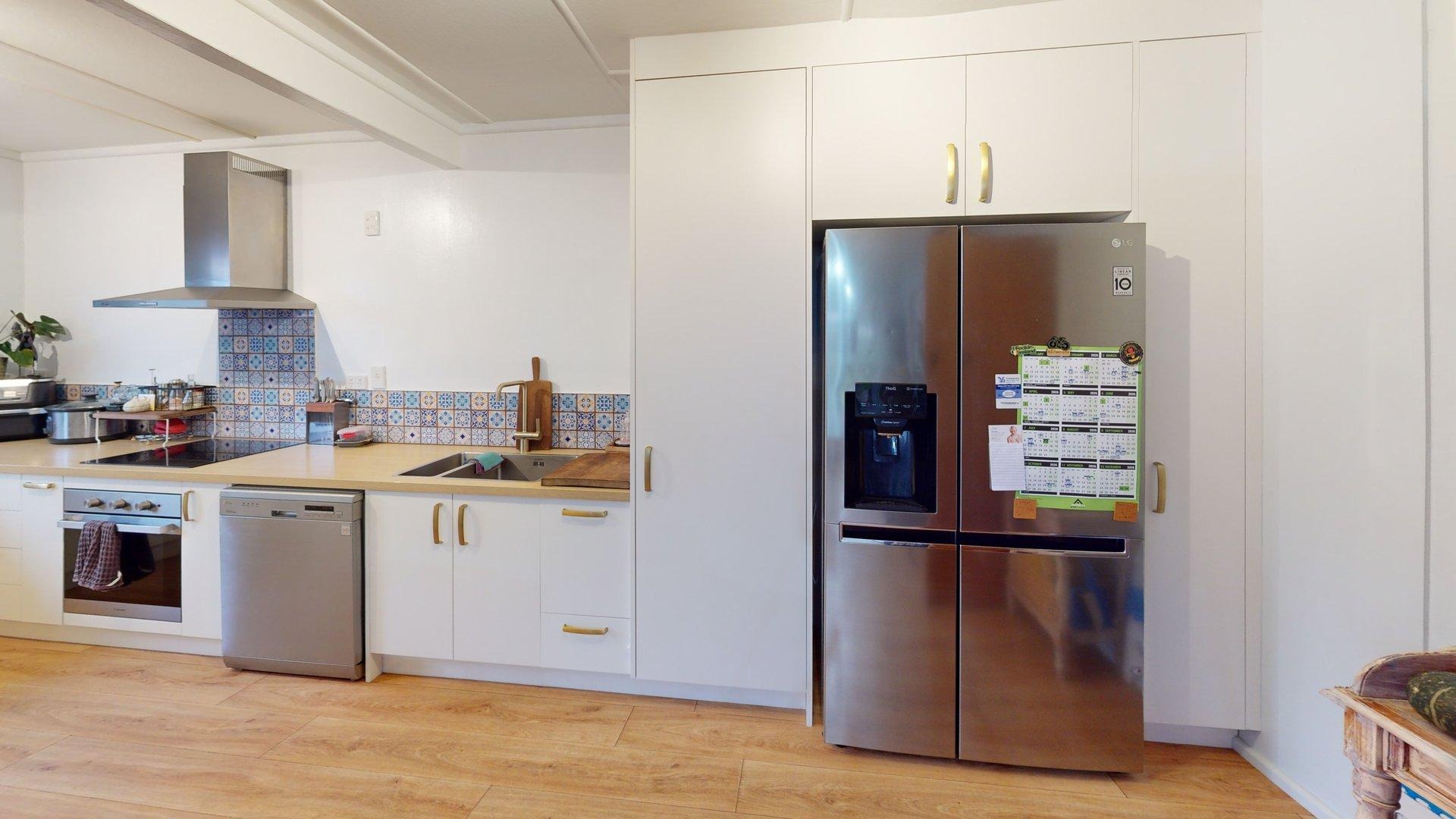 Himatangi Beach - 4 bedrooms