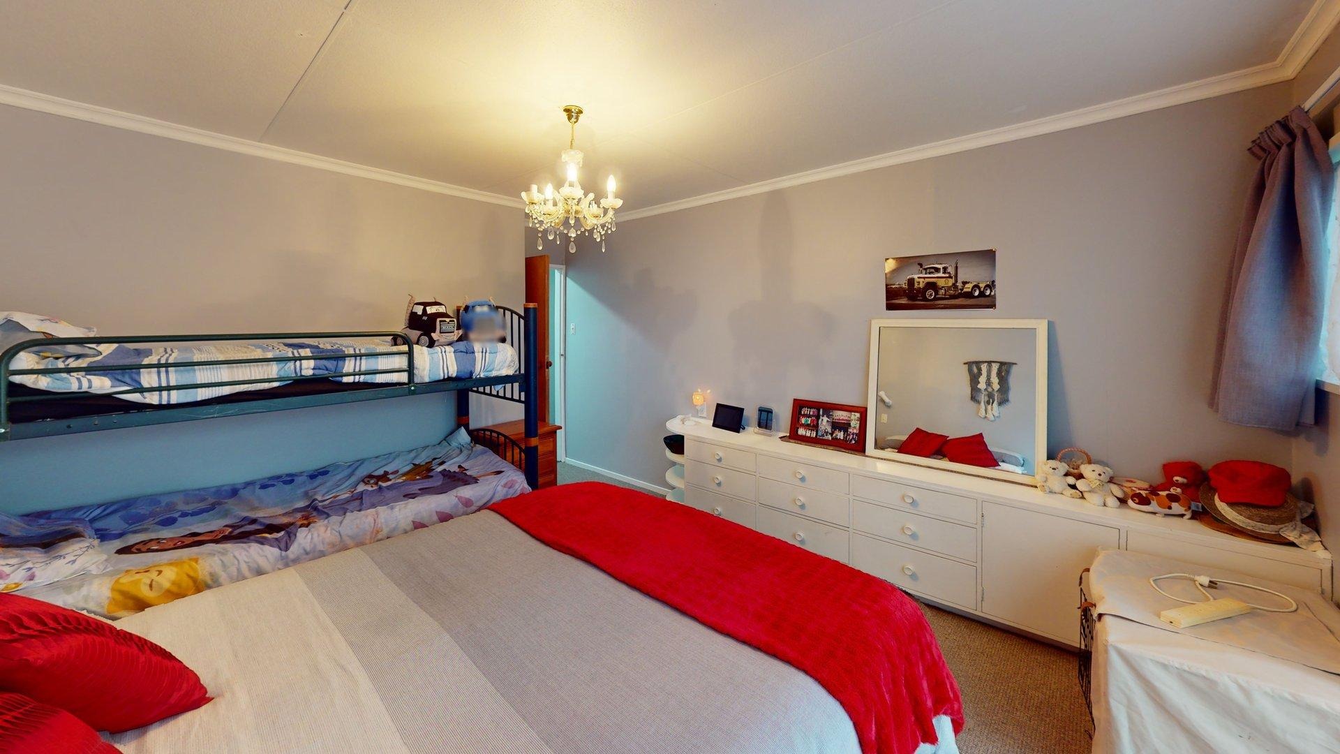 Himatangi Beach - 4 bedrooms