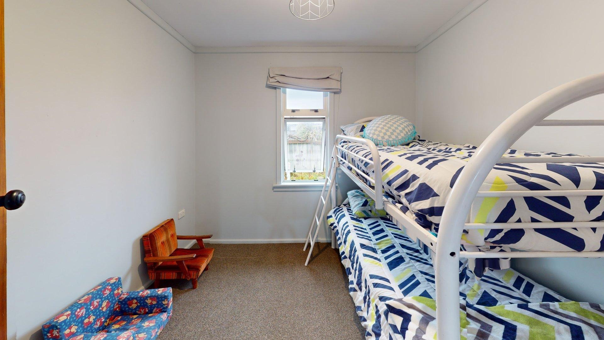 Himatangi Beach - 4 bedrooms