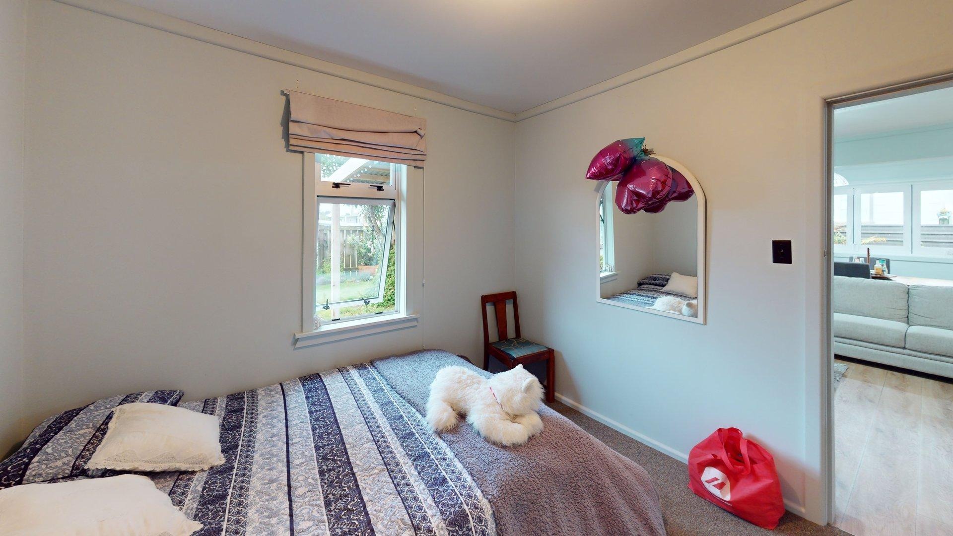 Himatangi Beach - 4 bedrooms
