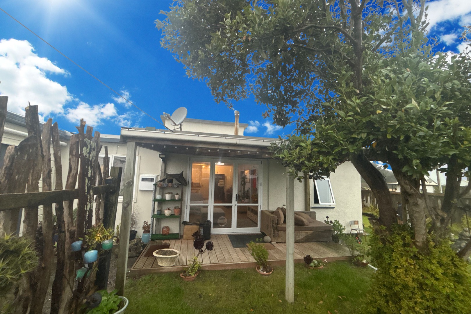 Himatangi Beach - 4 bedrooms