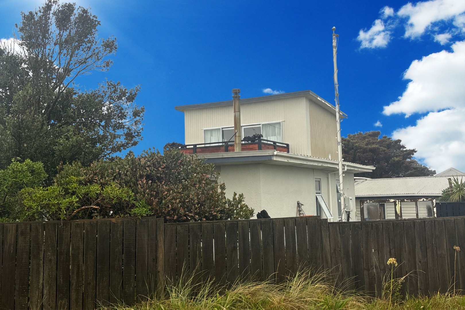 Himatangi Beach - 4 bedrooms