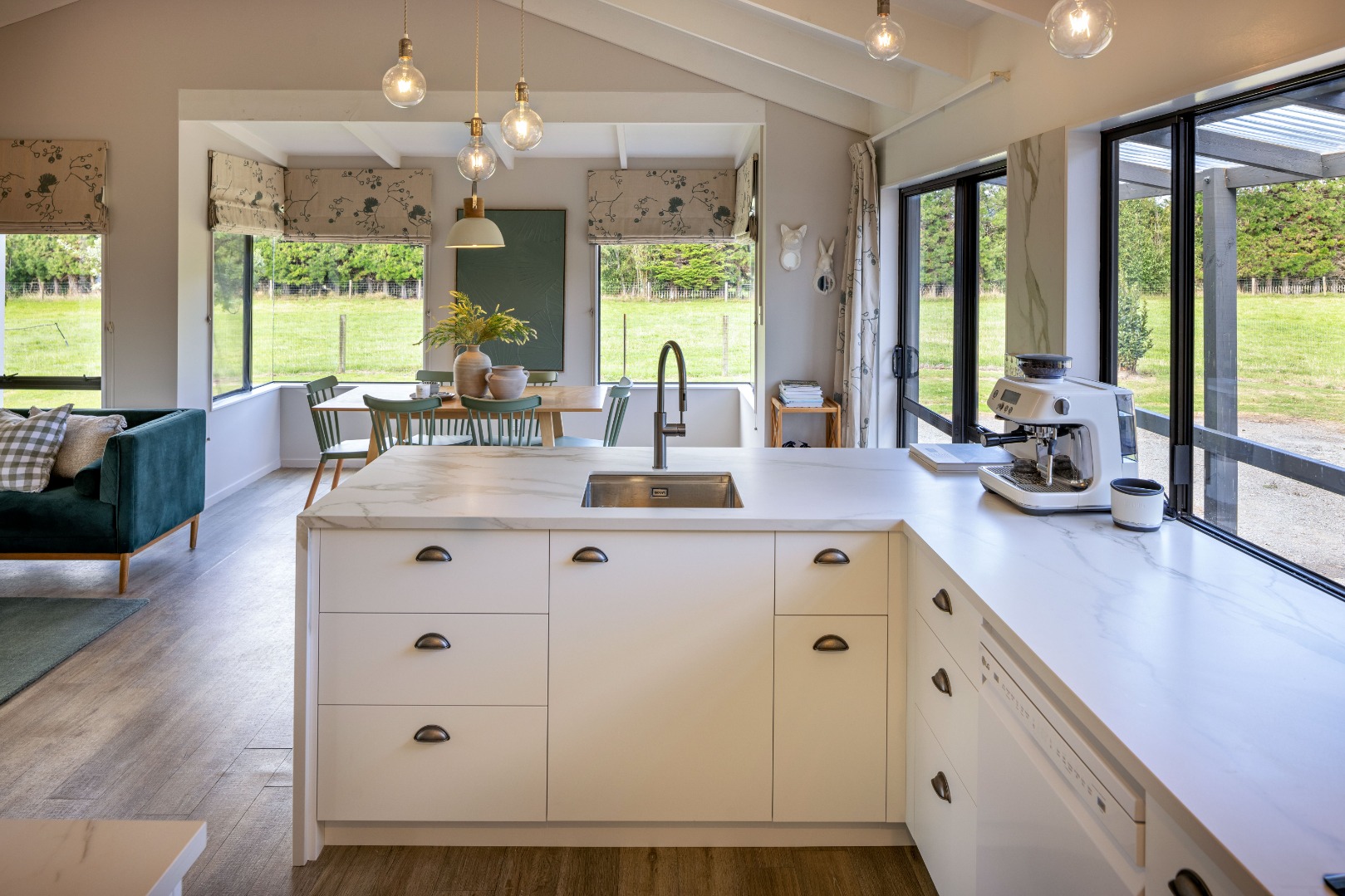 Te Horo - 4 Bedrooms