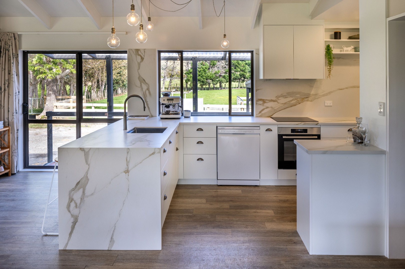 Te Horo - 4 Bedrooms
