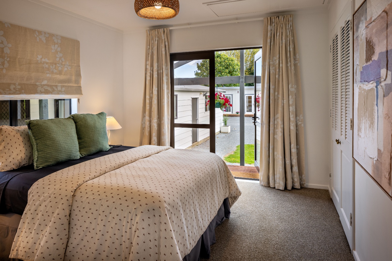 Te Horo - 4 Bedrooms