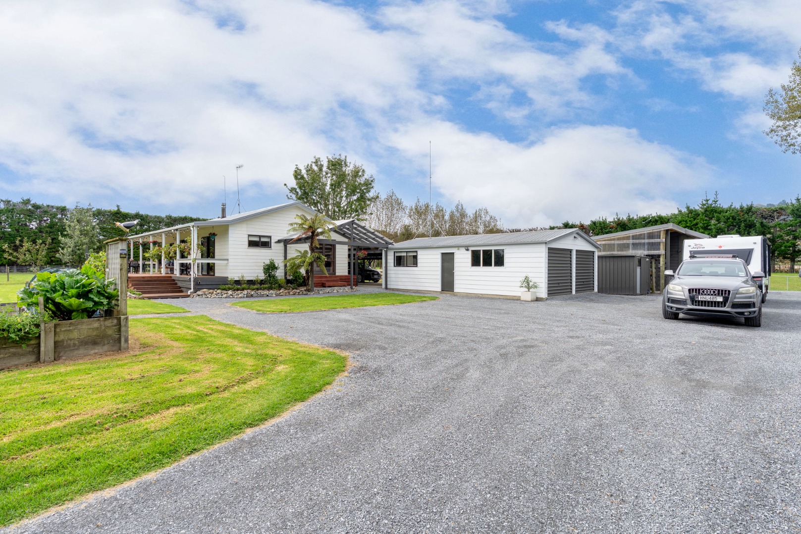Te Horo - 4 Bedrooms