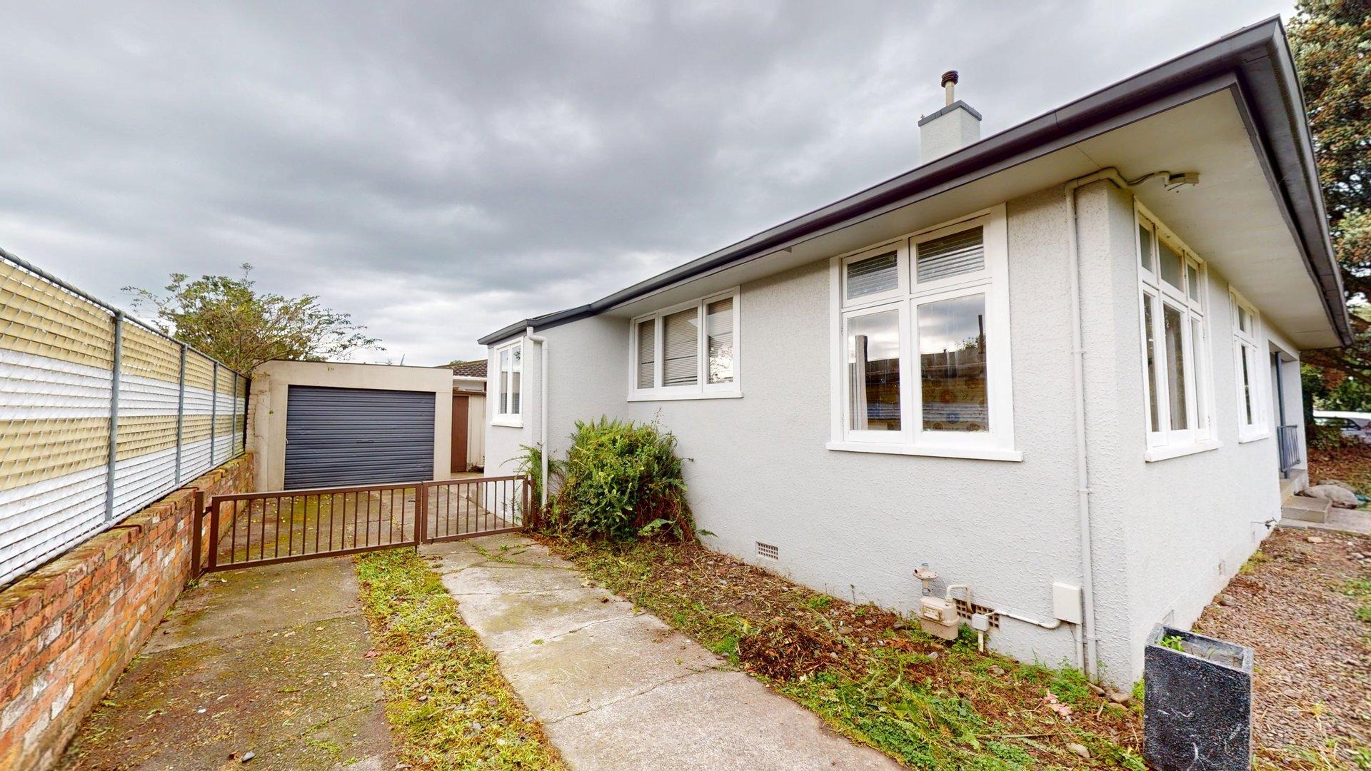 Awapuni - 3 bedrooms