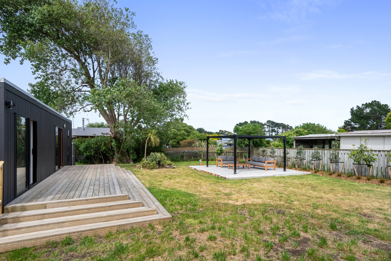 Waitarere Beach - 4 bedrooms