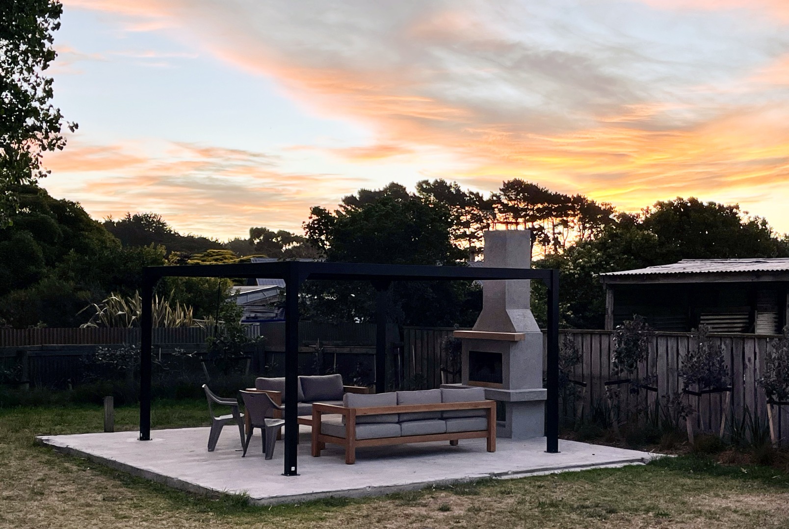 Waitarere Beach - 4 bedrooms
