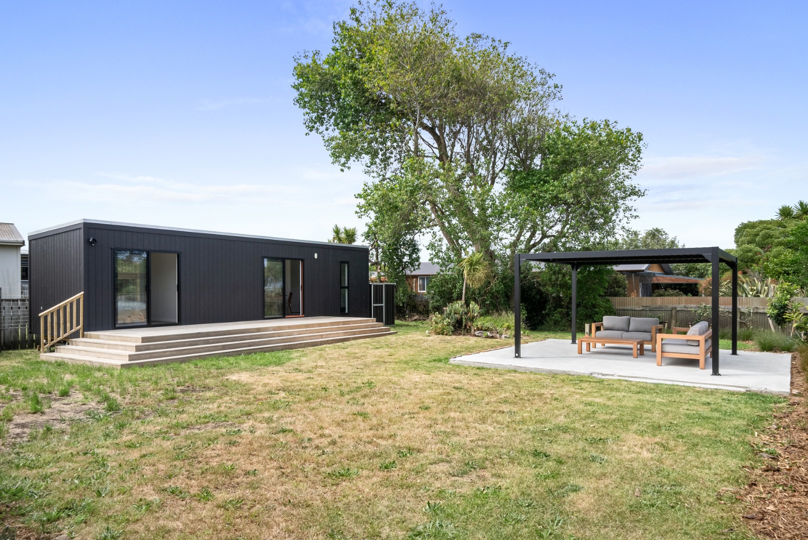 Waitarere Beach - 4 bedrooms