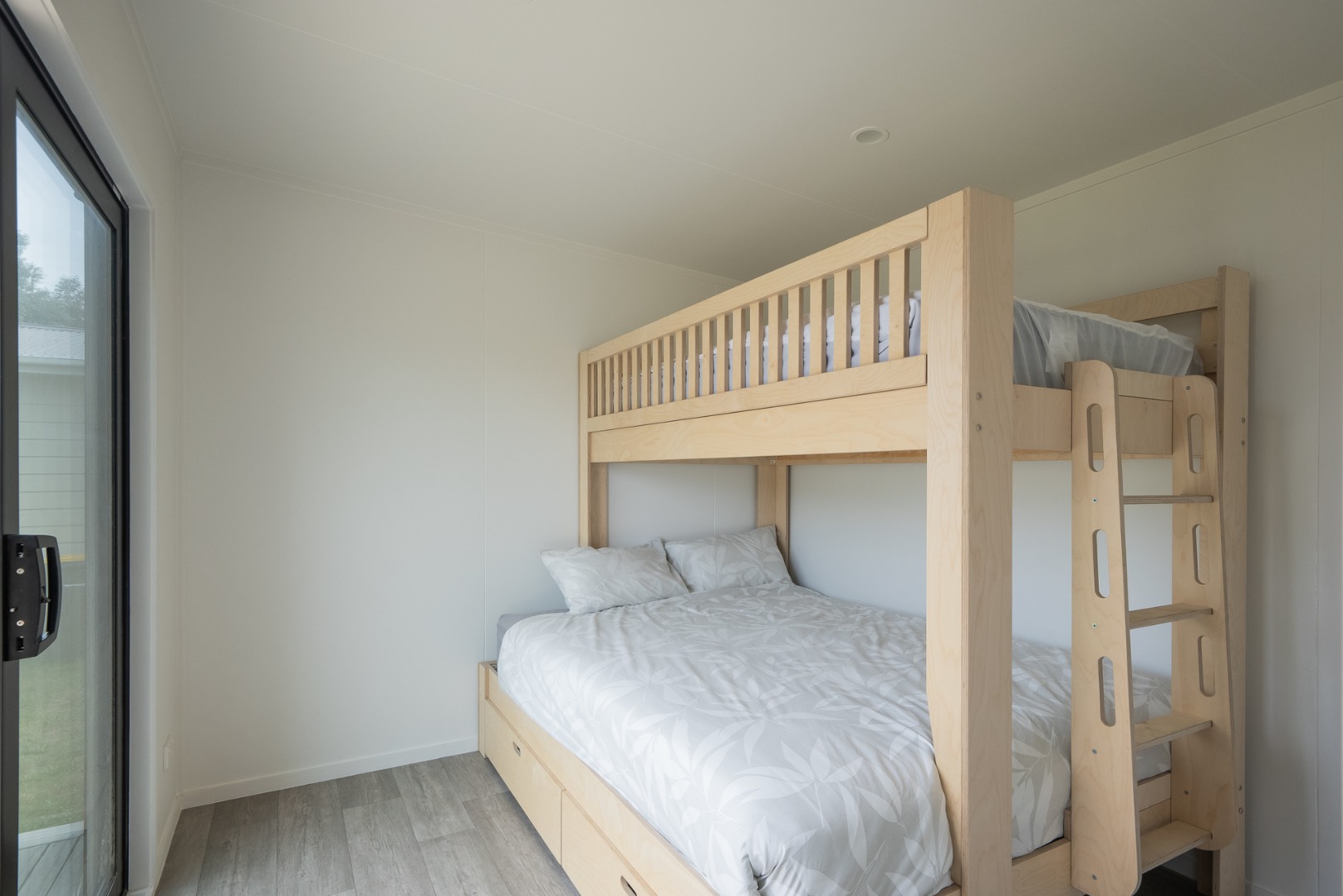 Waitarere Beach - 4 bedrooms