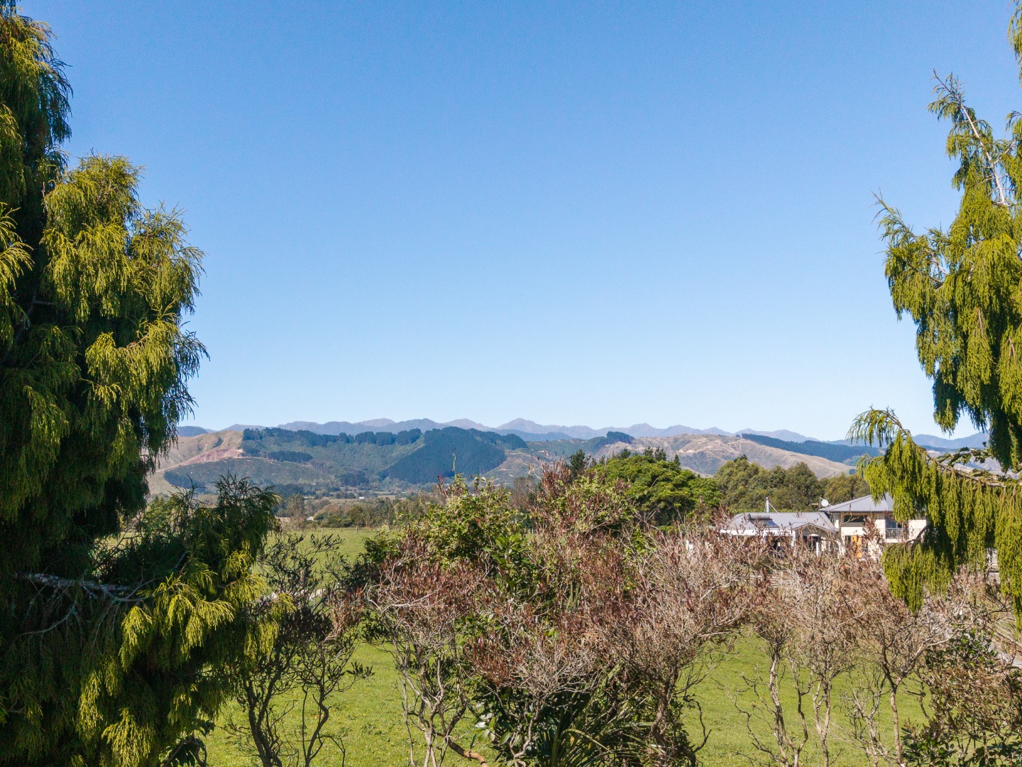 Koputaroa - 4 bedrooms