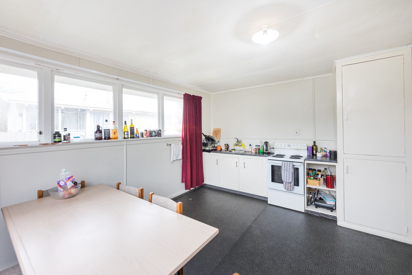Roslyn - 4 Bedrooms