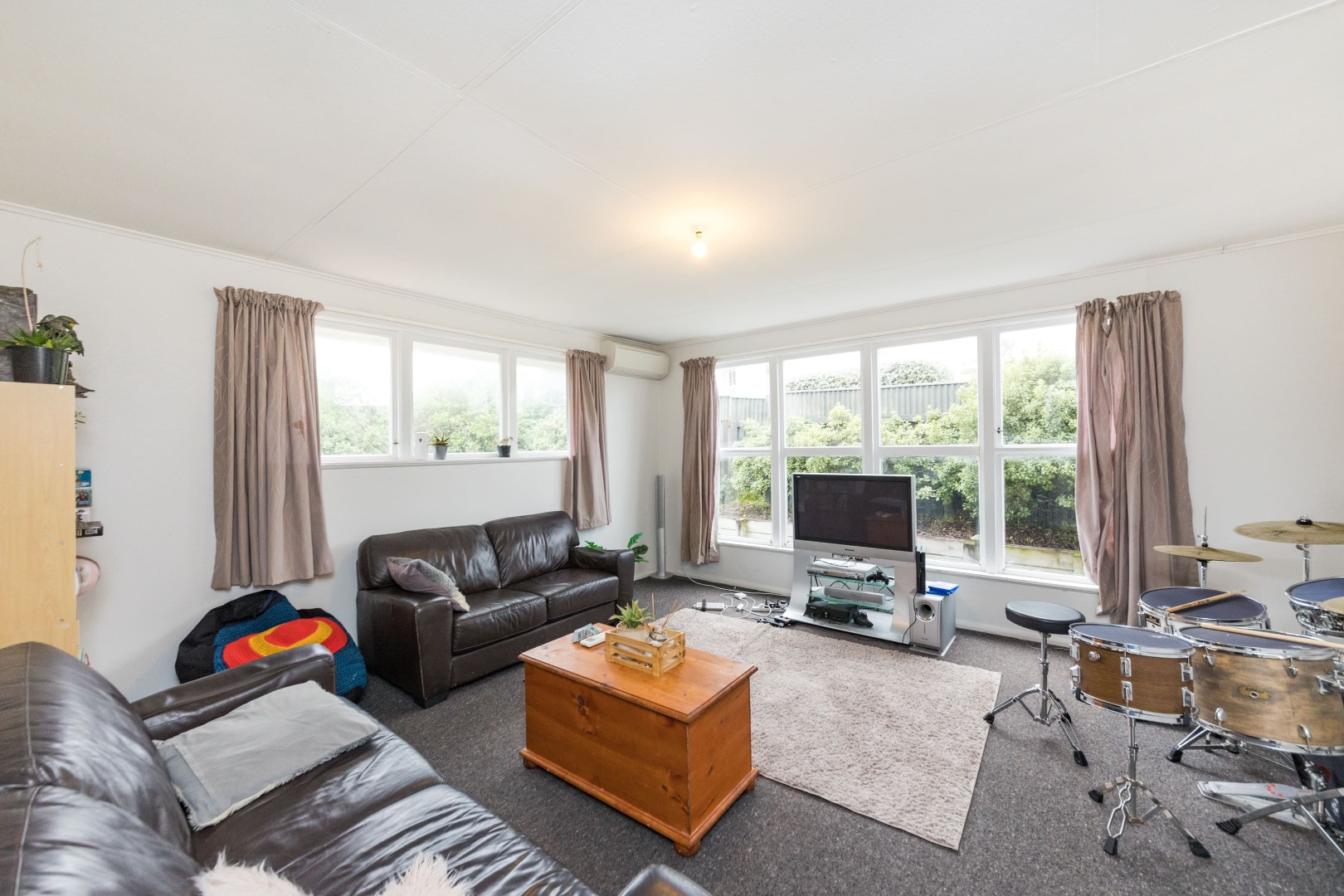 Roslyn - 4 Bedrooms